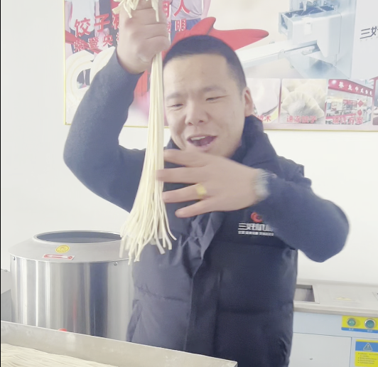 面條機(jī)怎么壓面 面條機(jī)怎么壓面