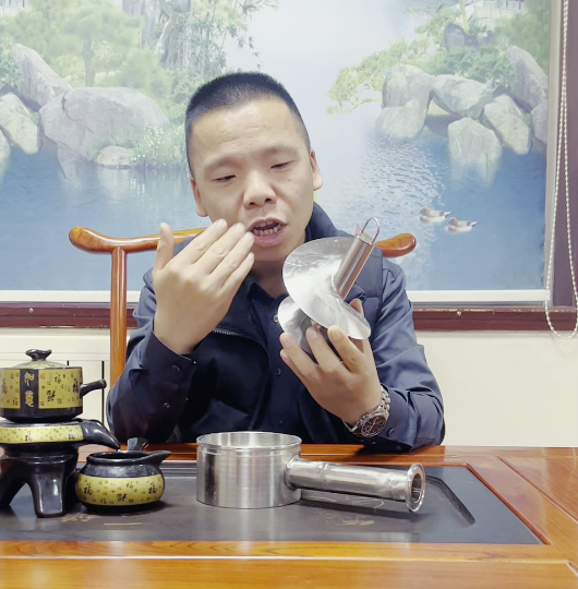 餃子機(jī)餡絞龍?jiān)趺锤倪M(jìn) 餃子機(jī)餡絞龍?jiān)趺锤倪M(jìn)