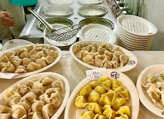 開餃子館效率翻倍，全靠這臺智能餃子機